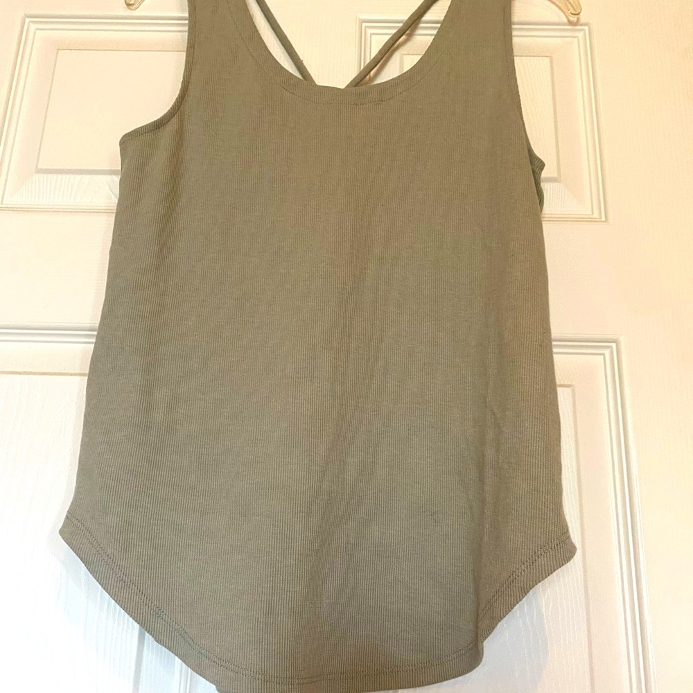 Cute Yoga  tank top ribbed with details